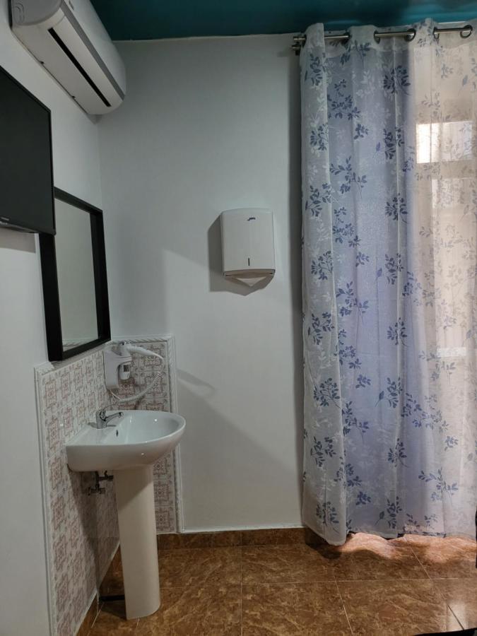 M-A Catrachos Rooms Madrid Extérieur photo