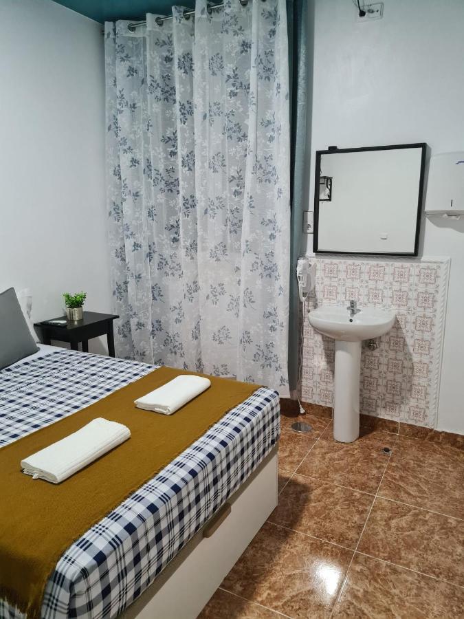 M-A Catrachos Rooms Madrid Extérieur photo